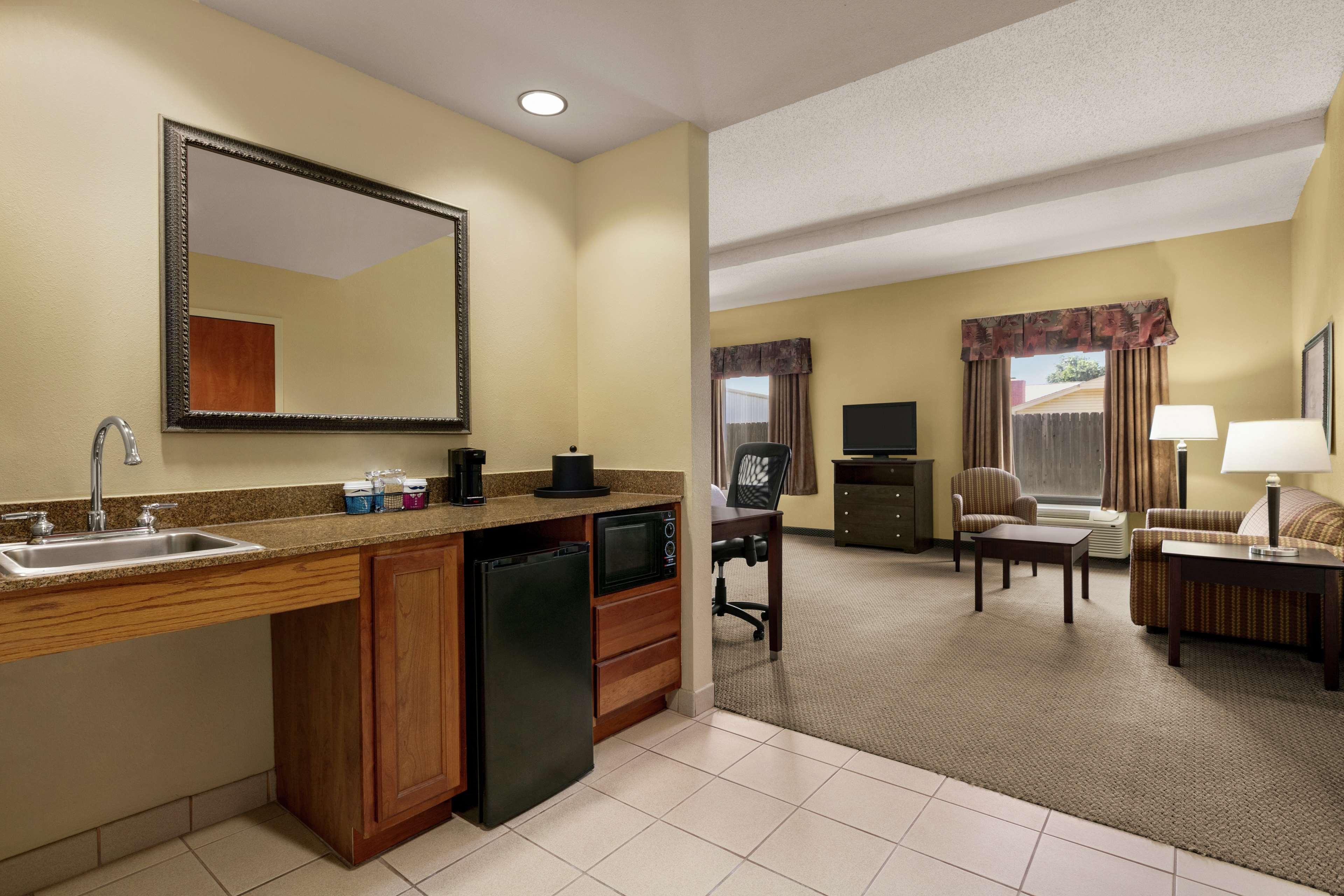 Hampton Inn & Suites Lawton Ngoại thất bức ảnh