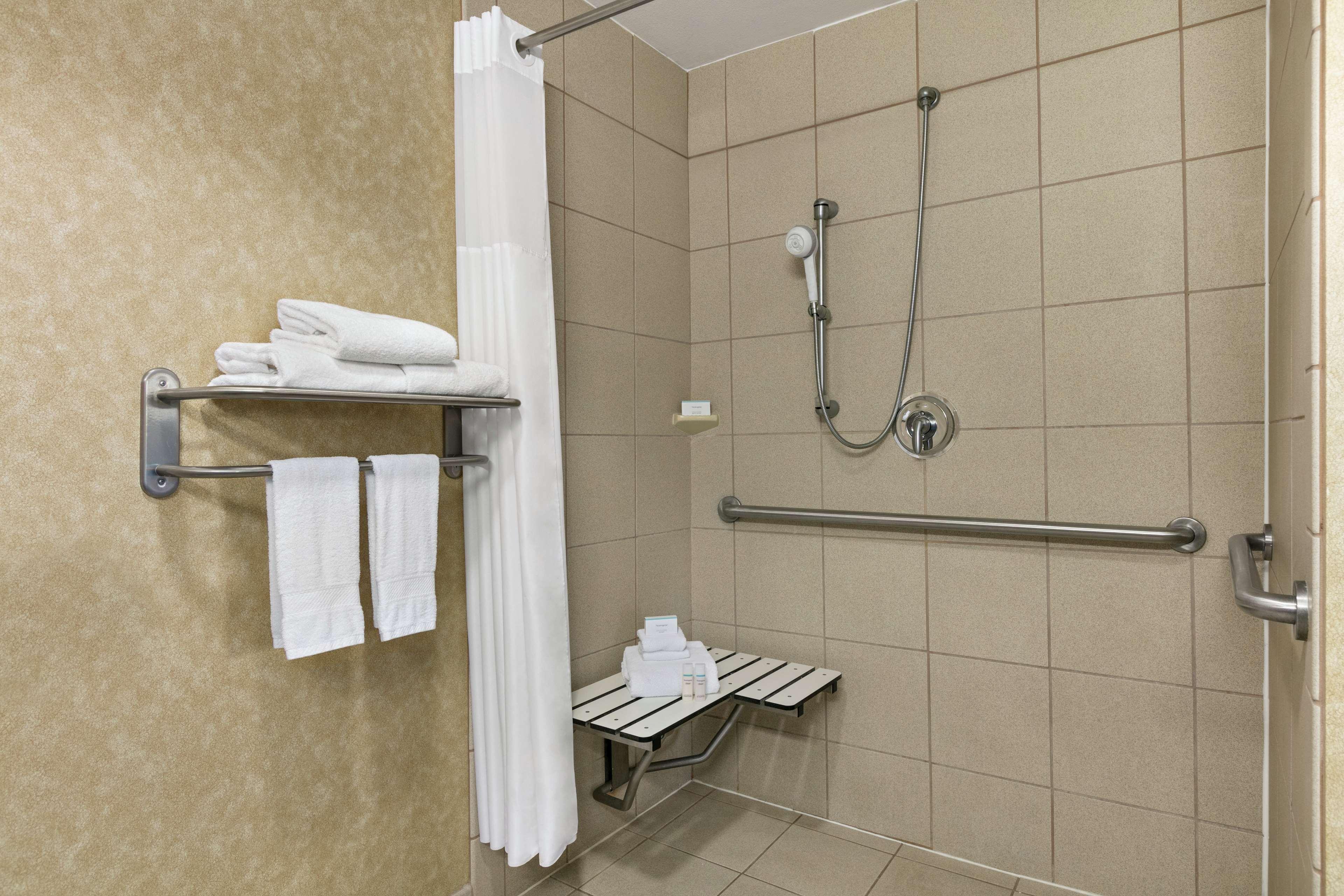 Hampton Inn & Suites Lawton Ngoại thất bức ảnh