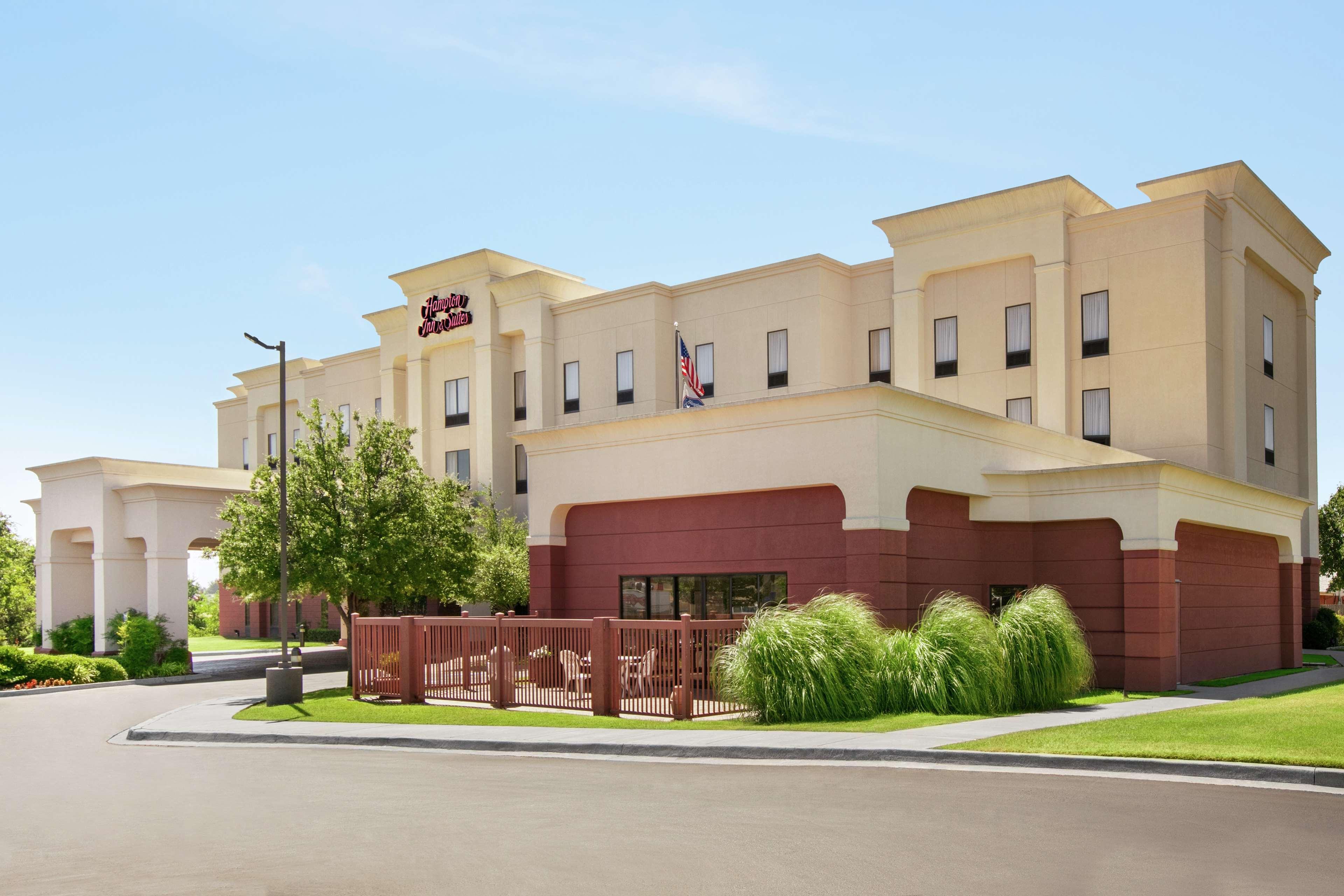 Hampton Inn & Suites Lawton Ngoại thất bức ảnh
