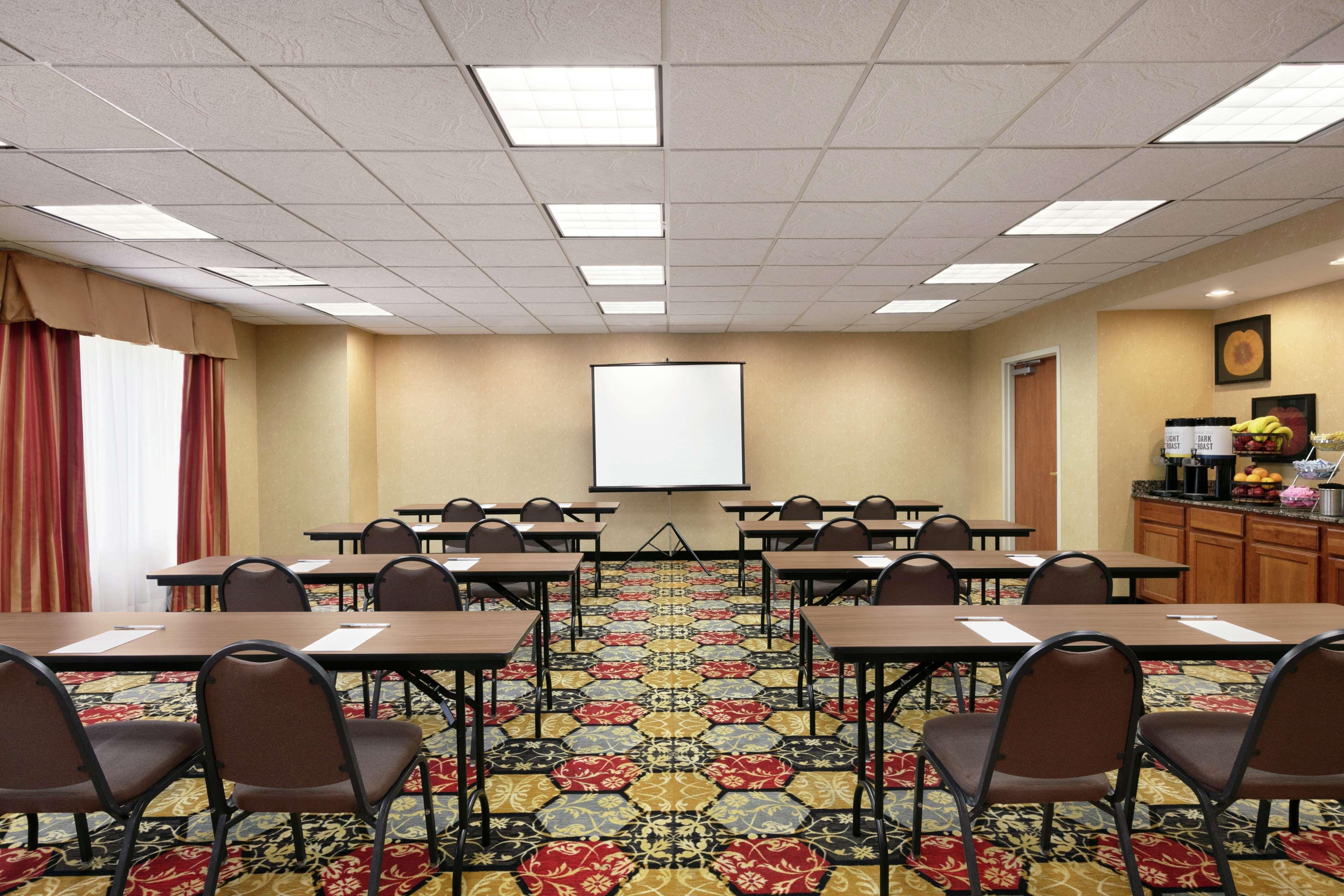 Hampton Inn & Suites Lawton Ngoại thất bức ảnh