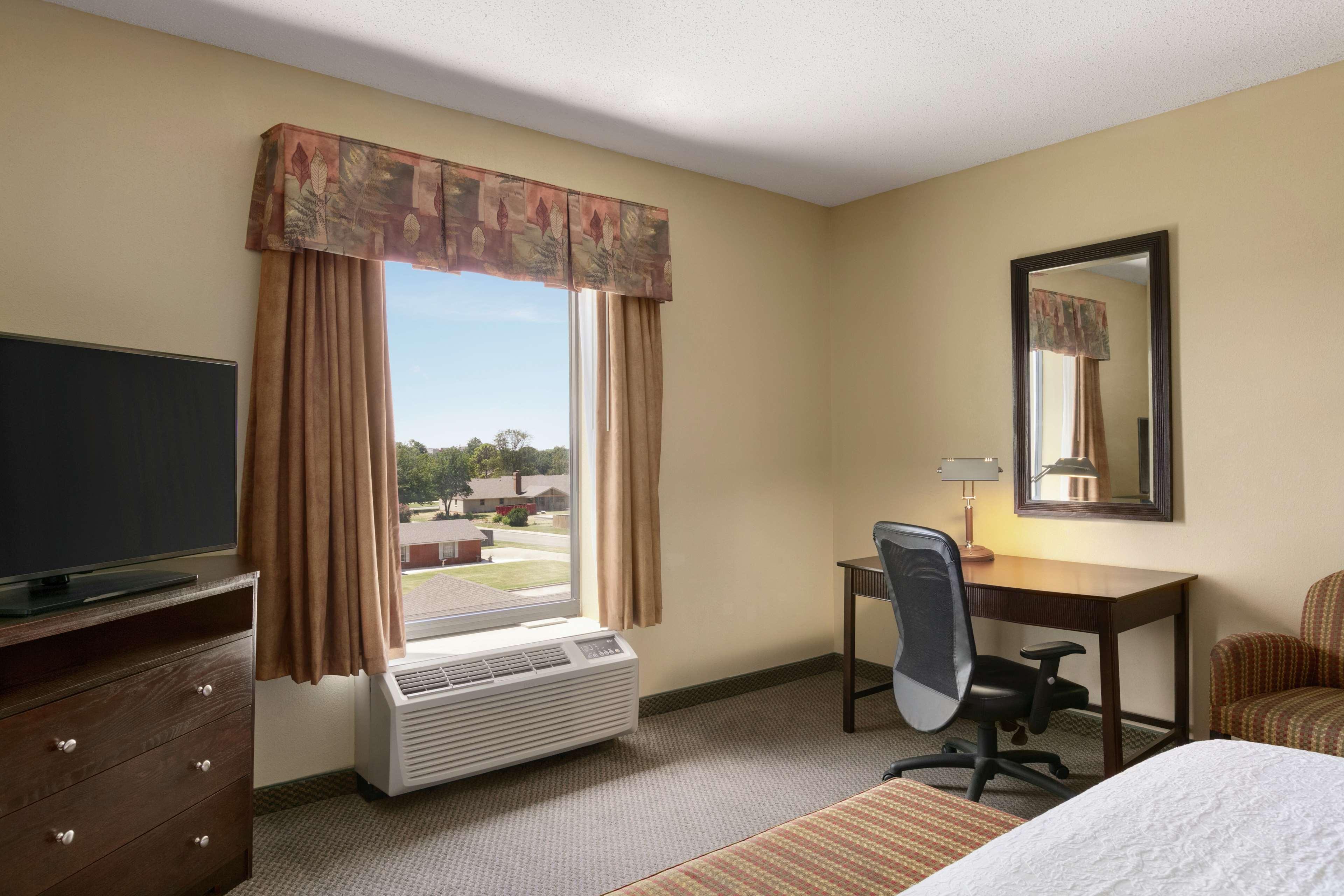 Hampton Inn & Suites Lawton Ngoại thất bức ảnh