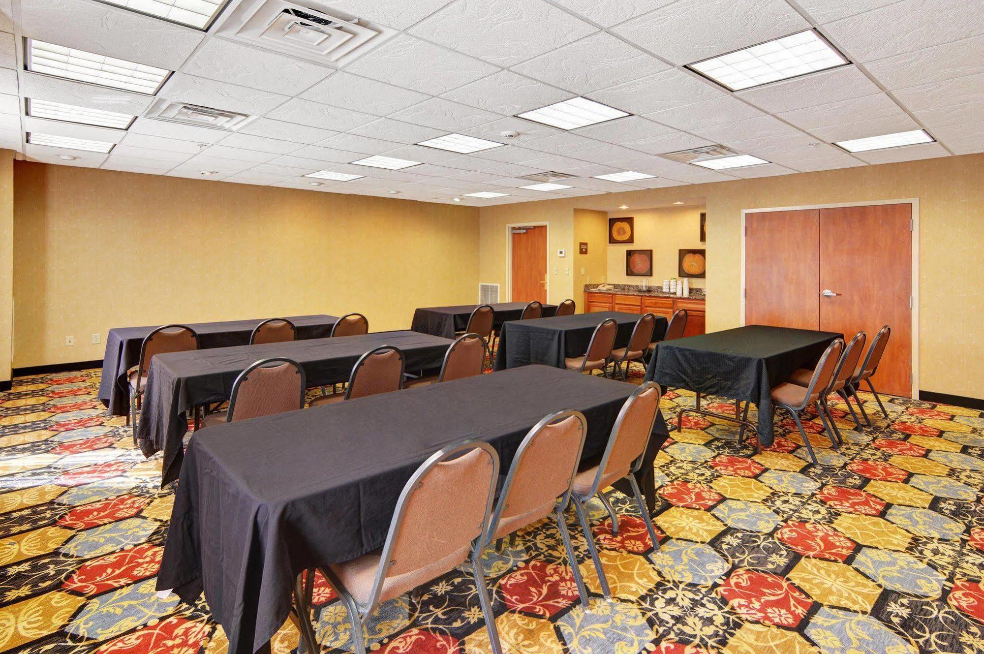 Hampton Inn & Suites Lawton Ngoại thất bức ảnh